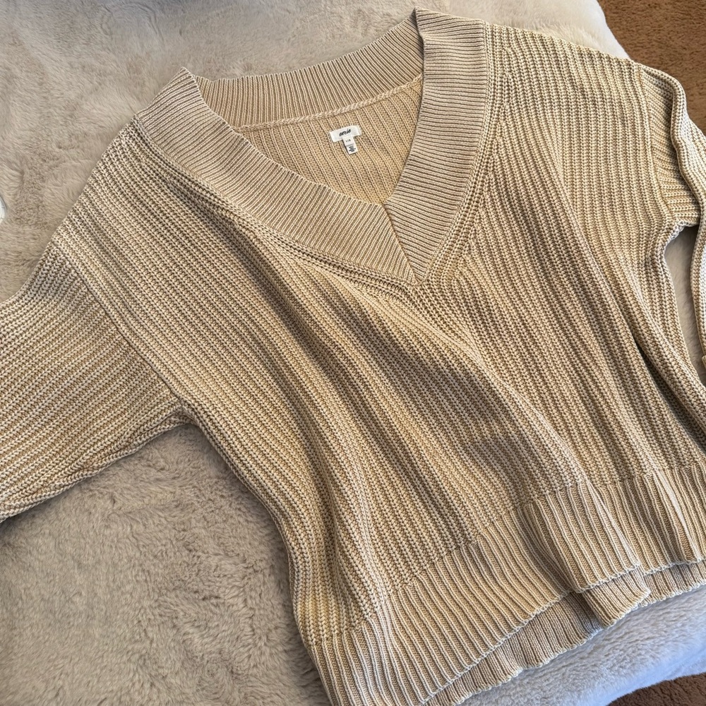 Aerie V-Neck Beige Knit Sweater